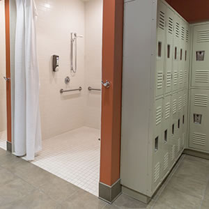 Beautiful locker rooms, including showers and towels